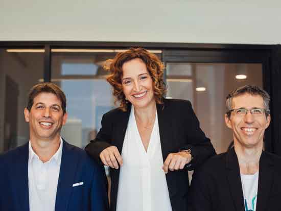 עינת גז עם השותפים, ראובן דרונג ועופר הרמן / צילום: אירה פרוהורובה, יח"צ עינת גז עם השותפים, ראובן דרונג ועופר הרמן / צילום: אירה פרוהורובה, יח"צ