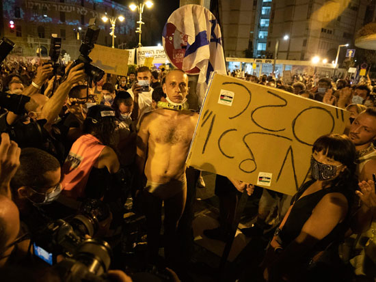 הפגנה נגד הממשלה. "להציג את המפגינים כשורש כל רע זה דבר נוראי" / צילום: Sebastian Scheiner - AP