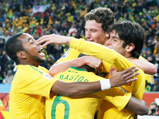 בכל מקרה, ברזיל בשמינית הגמר / צילום: רויטרס