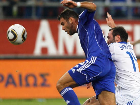 דקל קינן, נבחרת ישראל מול נבחרת יוון, מוקדמות יורו 2012 / צילום: רויטרס