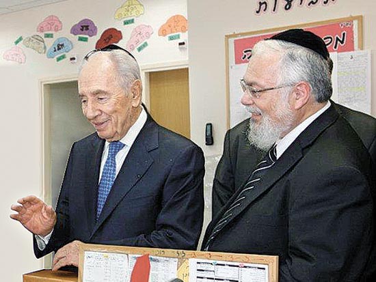 הרב יצחק עידן, שמעון פרס, סיור הנשיא בעיר אלעד / צלם יחצ