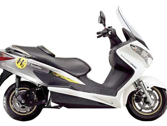 סוזוקי בורגמן FUEL-CELL / צלם: יחצ סוזוקי בורגמן FUEL-CELL / צלם: יחצ