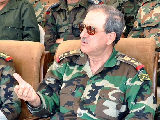 שר ההגנה הסורי דאוד עבדאללה ראג'יחה / צילום: רויטרס