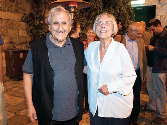 דליה דורנר וא.ב. יהושע / צילום: יחצ תיאטרון החאן דליה דורנר וא.ב. יהושע / צילום: יחצ תיאטרון החאן