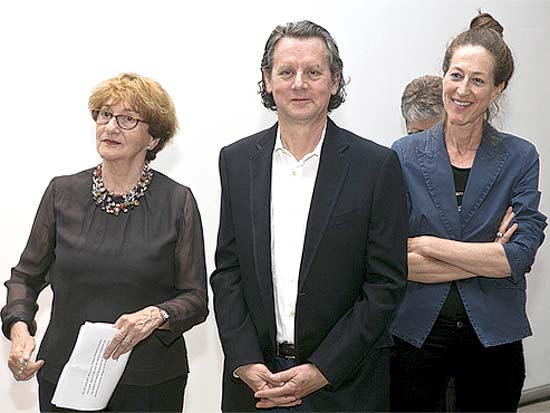 נילי גורן, ג'ף וול, סוזן לנדאו, פתיחת תערוכת היחיד של וול / צילום: לם וליץ סטודיו