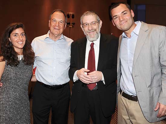 פיטר ביינרט, מיכאל מלכיאור, דני גילרמן, רוקסן חורש, הדיבייט הישראלי הראשון / צילום: תמר מצפי פיטר ביינרט, מיכאל מלכיאור, דני גילרמן, רוקסן חורש, הדיבייט הישראלי הראשון / צילום: תמר מצפי