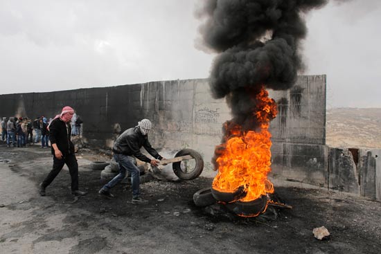 פלסטינים / צילום: רויטרס