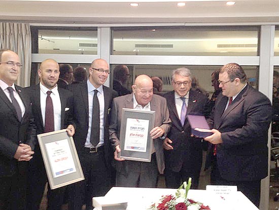 דוגן איסיק, מנשה כרמון, יוסי, צחי וחן נוימן ואלי דונמז / צילום: יחצ דוגן איסיק, מנשה כרמון, יוסי, צחי וחן נוימן ואלי דונמז / צילום: יחצ