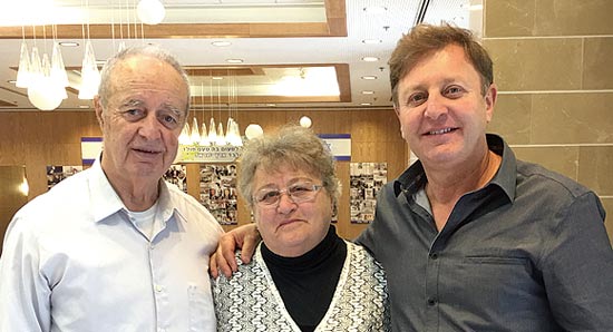 זיו אבירם וההורים / צילום: יחצ זיו אבירם וההורים / צילום: יחצ