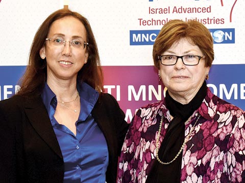 מקסין פסברג, קרין מאיר רובינשטין / צילום: יח"צ מקסין פסברג, קרין מאיר רובינשטין / צילום: יח"צ