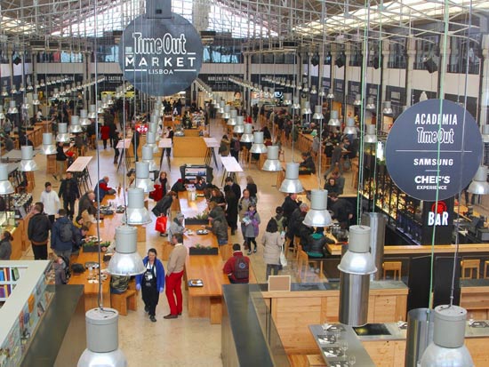 שוק האוכל Mercado da Ribeira , ליסבון/ צילום: Shutterstock/ א.ס.א.פ קרייטיב שוק האוכל Mercado da Ribeira , ליסבון/ צילום: Shutterstock/ א.ס.א.פ קרייטיב