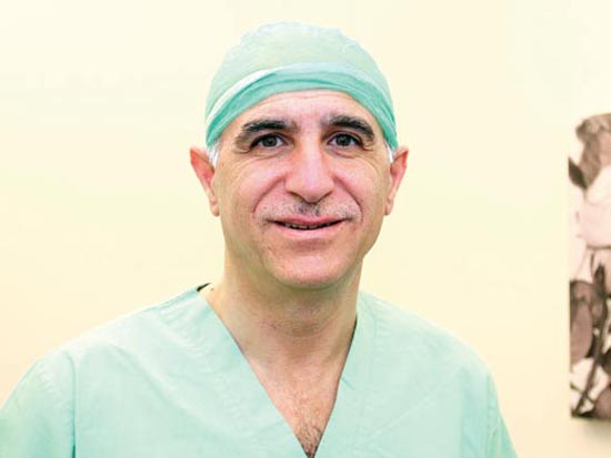 ד"ר עזיז שופאני, מומחה בכירורגיה פלסטית / צילום: אבי זייקנר ד"ר עזיז שופאני, מומחה בכירורגיה פלסטית / צילום: אבי זייקנר