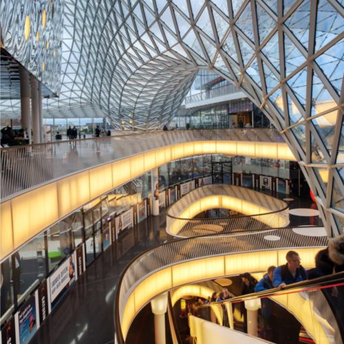 מרכז הקניות Myzeil בעל המראה העתידני/ צילום: Shutterstock/ א.ס.א.פ קרייטיב מרכז הקניות Myzeil בעל המראה העתידני/ צילום: Shutterstock/ א.ס.א.פ קרייטיב