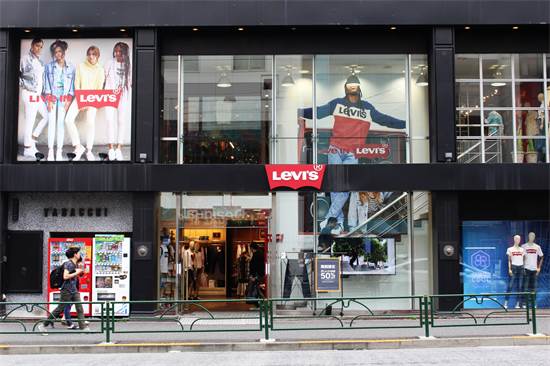 חנות דגל של ליוויס ברובע שיבויה בטוקיו, יפן / צילום: Shutterstock