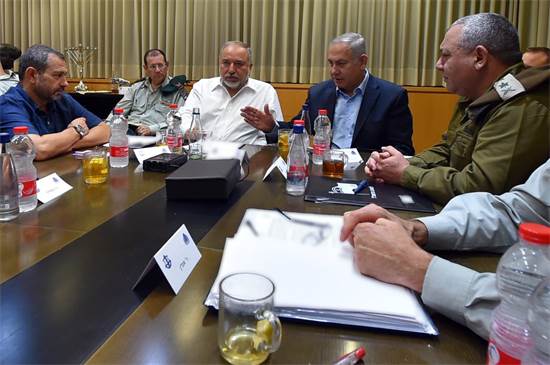 דיון הערכת המצב, בראשות ראש הממשלה ושר הביטחון, שהתקיים בקריה בתל-אביב / צילום: אריאל חרמוני, משרד ה