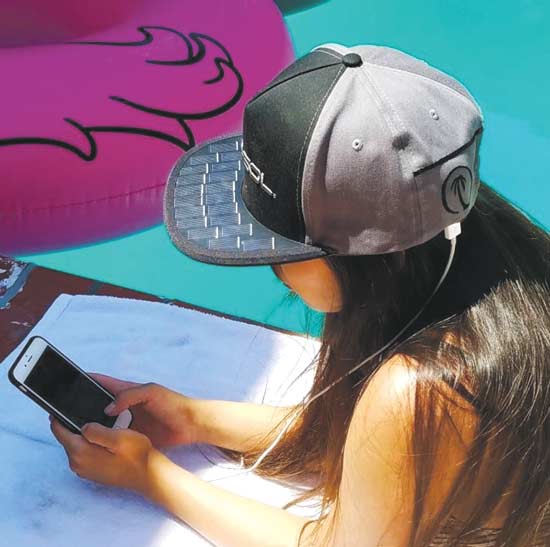 כובע שהוא מטען/ צילום:יחצ כובע שהוא מטען/ צילום:יחצ