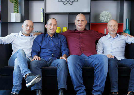 יזמי חברת Zoomd משמאל לימין: עמרי ארגמן עופר איתן עמית בוהנסקי ניב שרוני / צילום: יח"צ יזמי חברת Zoomd משמאל לימין: עמרי ארגמן עופר איתן עמית בוהנסקי ניב שרוני / צילום: יח"צ