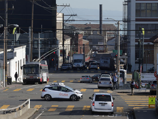 הדגמה של מכוניות אוטונומיות בסן פרנסיסקו / צילום: רויטרס - Elijah Nouvelage