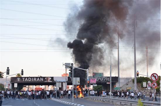 התפרעויות, חסימות כבישים והבערת צמיגים: מחאת יוצאי אתיופיה 2.7.19 / קרדיט צילום: דוברות המשטרה.