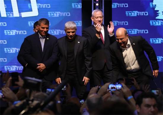צמרת כחול לבן לאחר פרסום תוצאות המדגם בבחירות לכנסת ה-22 / צילום: כדיה לוי, גלובס צמרת כחול לבן לאחר פרסום תוצאות המדגם בבחירות לכנסת ה-22 / צילום: כדיה לוי, גלובס