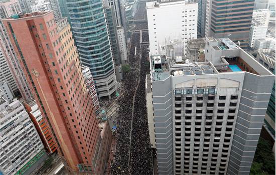 הפגנת ענק נגד מנהיגת הונג קונג / צילום: Jorge Silva, רויטרס