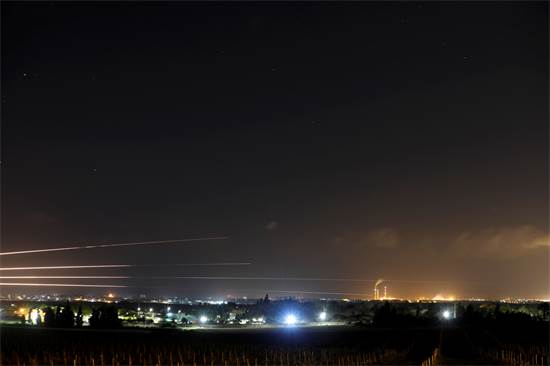 שיגורי רקטות מרצועת עזה על ישראל / צילום: REUTERS/Amir Cohen