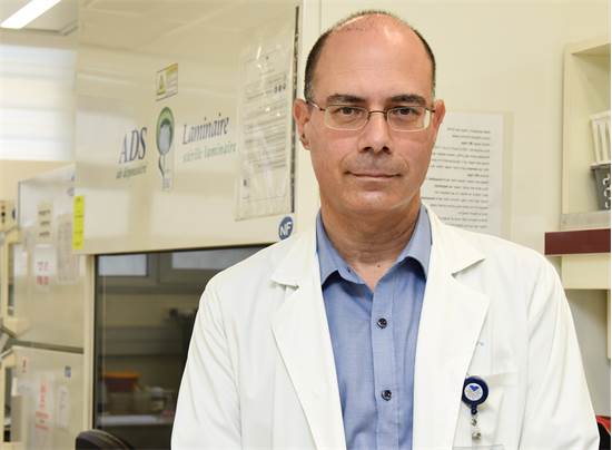 פרופ' רונן בן עמי, מנהל המרפאה הזיהומית בבית החולים איכילוב / צילום: מירי גטניו, יח"צ פרופ' רונן בן עמי, מנהל המרפאה הזיהומית בבית החולים איכילוב / צילום: מירי גטניו, יח"צ
