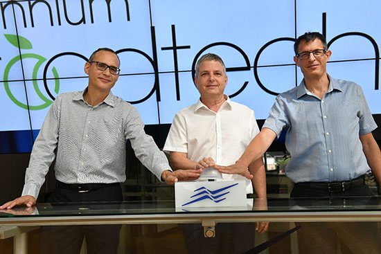 מימין: חנן שניידר, גיא רוזן ואיתי בן זאב / צילום: ישראל הדרי, יח"צ מימין: חנן שניידר, גיא רוזן ואיתי בן זאב / צילום: ישראל הדרי, יח"צ