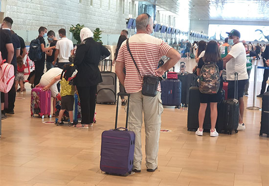 נתב"ג, הבוקר. אלפי ישראלים לא מחכים והם ממהרים לצאת מהארץ / צילום: רש"ת, יח"צ נתב"ג, הבוקר. אלפי ישראלים לא מחכים והם ממהרים לצאת מהארץ / צילום: רש"ת, יח"צ
