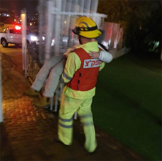 פינוי תלמידי בית ספר בנהריה על ידי כוחות צה"ל / צילום: מוצפי חזי - דוברות כב״ה, יח"צ פינוי תלמידי בית ספר בנהריה על ידי כוחות צה"ל / צילום: מוצפי חזי - דוברות כב״ה, יח"צ