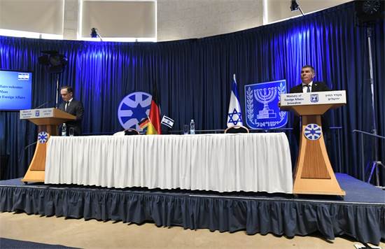 שר החוץ גבי אשכנזי ושר החוץ הגרמני הייקו מאס / צילום: משרד החוץ, יח"צ שר החוץ גבי אשכנזי ושר החוץ הגרמני הייקו מאס / צילום: משרד החוץ, יח"צ
