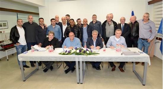 החתימה על הסכם הרפורמה בנמל חיפה / צילום: ורהפטיג ונציאן, יח"צ החתימה על הסכם הרפורמה בנמל חיפה / צילום: ורהפטיג ונציאן, יח"צ