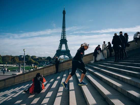  גולי רצה בפריז /  צילום: Kelvin-Trautman