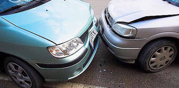 תאונה רכב תאונות / צלם: save as