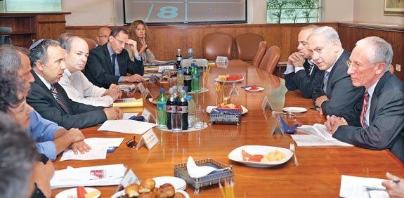 ריכוזיות בנימין נתניהו, יובל שטייניץ סטנלי פישר / צלם: משה מילנר לעמ