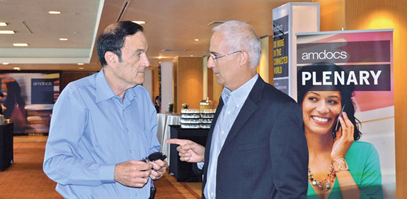 אלי גלמן, עמוס שפירא, דיון על עתיד תעשיית התקשורת / צילום: דודי בין