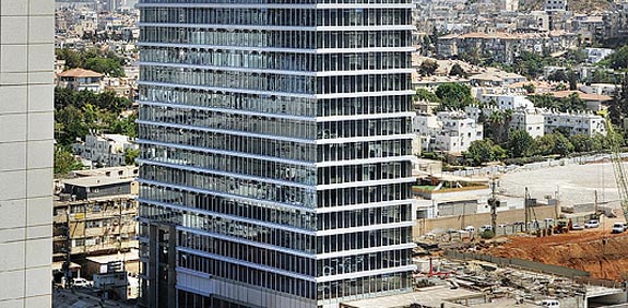 מגדל ב.ס.ר בני ברק / צלם איל יצהר