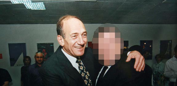 עד המדינה בתיק הולילנד אהוד אולמרט / צילום מתוך תיק בית המשפט: יריב כץ, ידיעות אחרונות