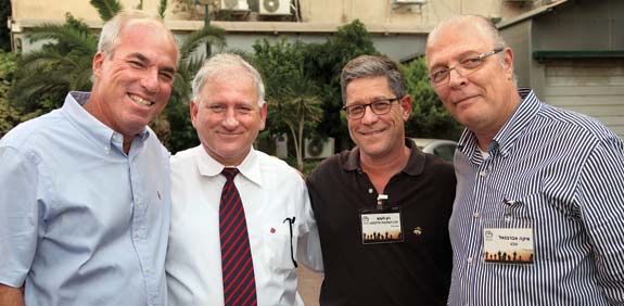 איקה אברבנאל, רון לובש, יאיר סרוסי, אבי פישר, אמץ לוחם 2012 / צילום: סיון פרג'
