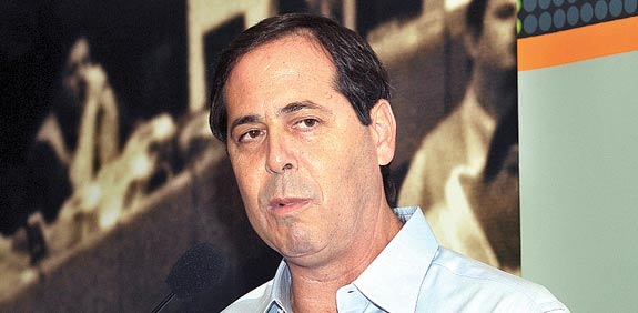 Amir Elstein 