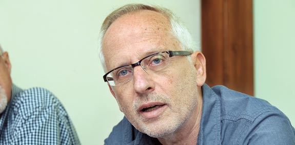 יגאל סרנה / צילום: איל יצהר