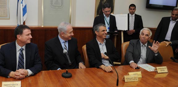 עמוס רולניק משה כחלון בנימין נתניהו / צילום: לע"מ