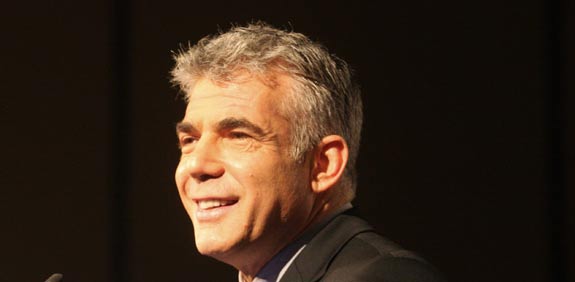 יאיר לפיד / צילום: רוני שיצר