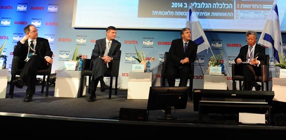 פאנל הפתיחה - ליקון ג'ין, יוזף אקרמן, ריצ'ארד ה. קלרידה, גדעון רכמן / צילום: תמר מצפי
