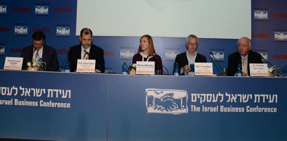 נרימן בהראבש, סטיב קין, מוניקה וודלי, טיילר כוהן, ריצ'ארד ה. קלרידה / צילום: איל יצהר