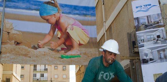 שיפוצים ברחוב הנביאים בבת ים / צילום: שלומי יוסף