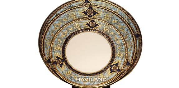 סט צלחות חגיגי של Haviland / צילום: בן יוסטר