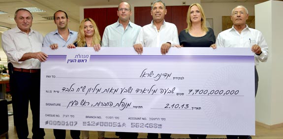 יזמים שמחזיקים בצ'ק על סך 7 מיליארד שקל / צילום: תמר מצפי