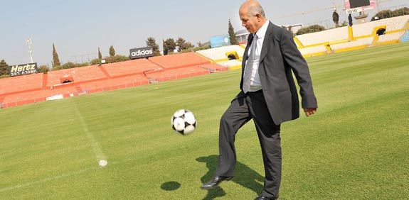 יו''ר ההתאחדות לכדורגל אבי לוזון / צלם: רויטרס