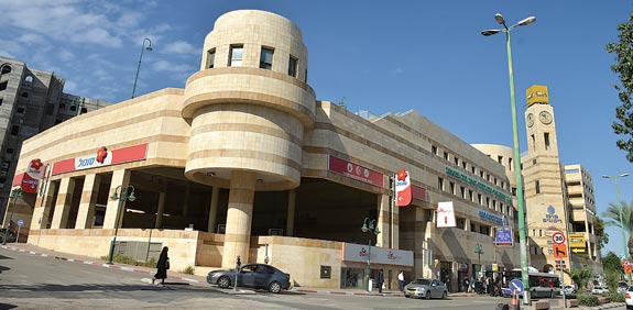 הבניין בבני ברק / צילום: תמר מצפי